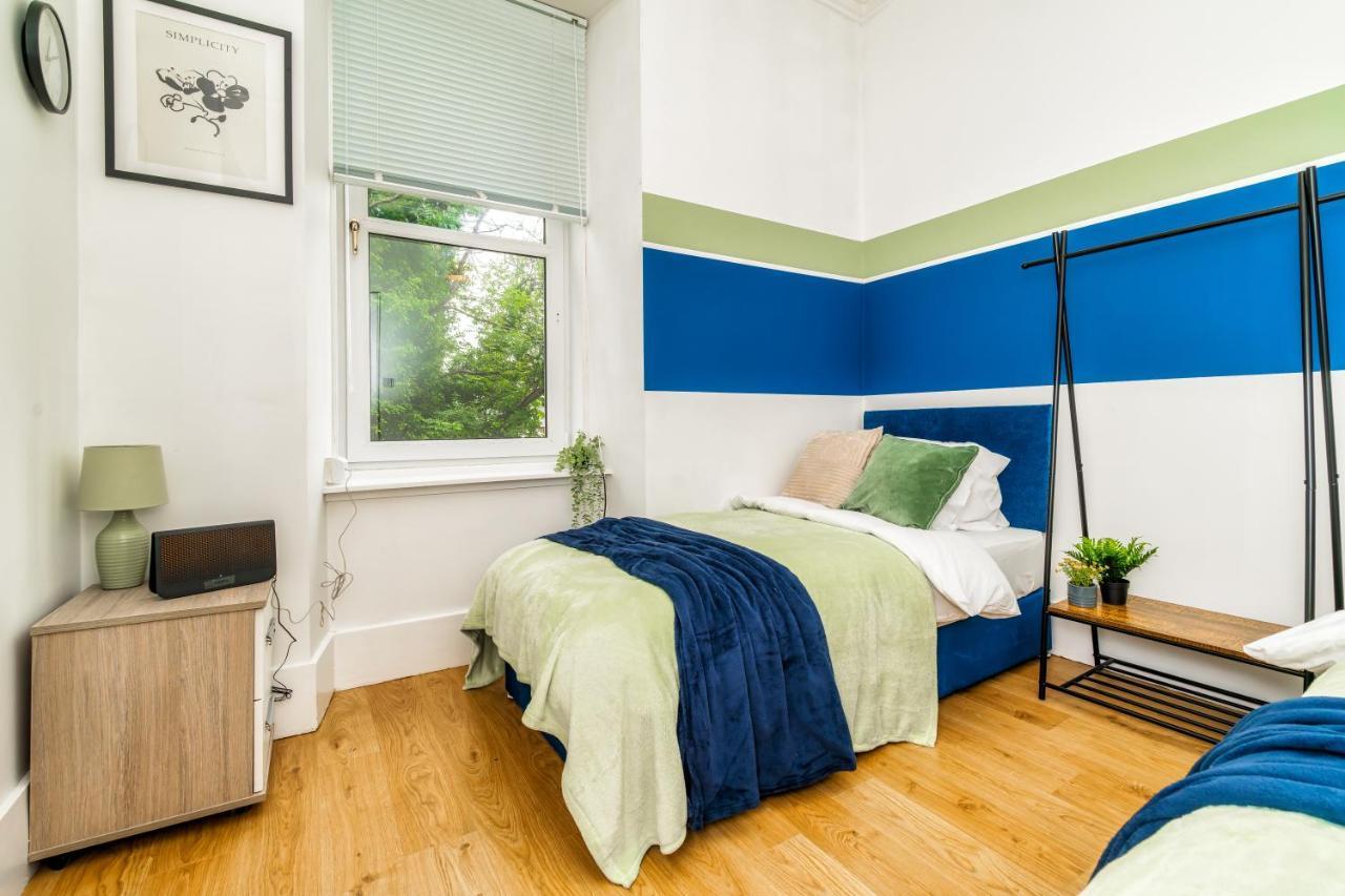 Cosy Retreat - Charming 2-Bed Apartment Greenock Exterior foto
